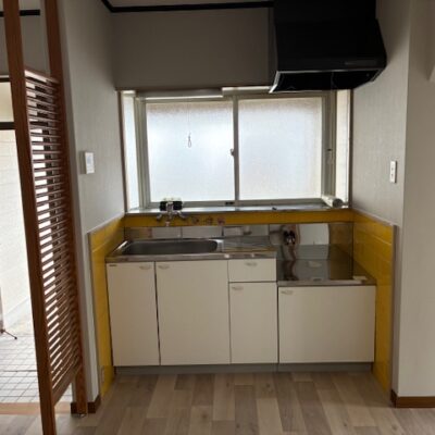 山鹿３９（サンキュー）貸家　豊前街道の街並みを臨む好物件　4DK　戸建て　駐車場2台　店舗としても最適環境 画像11