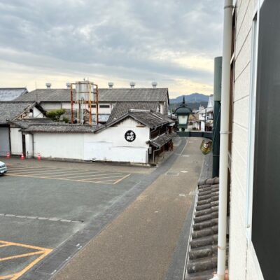 山鹿３９（サンキュー）貸家　豊前街道の街並みを臨む好物件　4DK　戸建て　駐車場2台　店舗としても最適環境 画像4